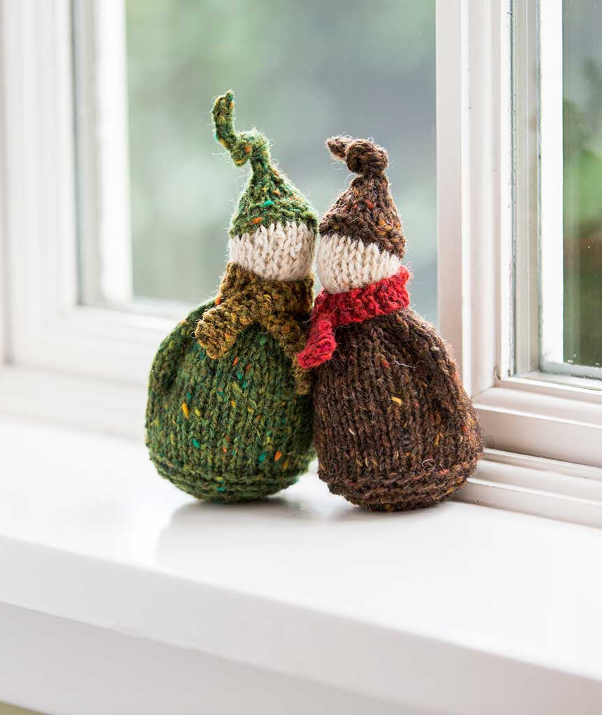 Jolly Wee Elf Pattern: In 2 gauges for 2 sizes